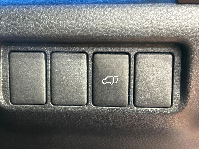 2016 Toyota Harrier DBA-ZSU60W (UW-6a8a66a9a4af1)[24]