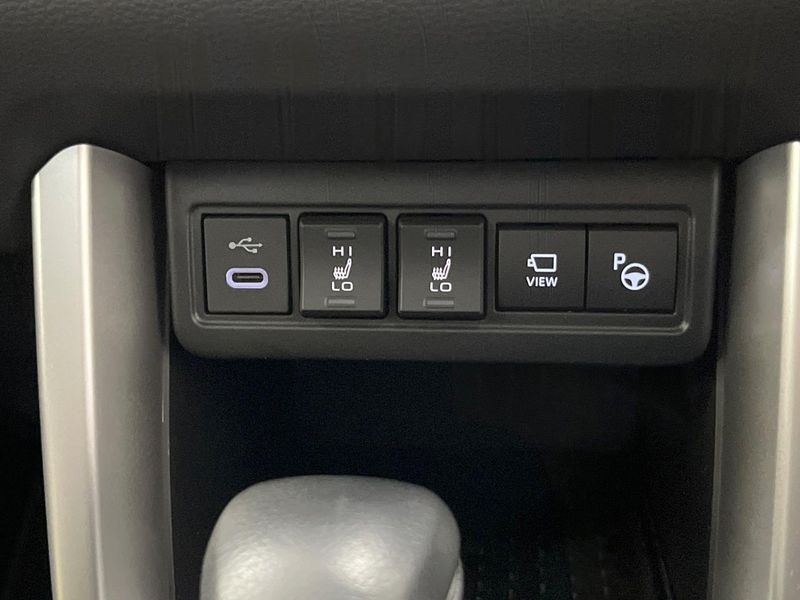 2025 Toyota Corolla Cross 6AA-ZVG13 (UW-6a8a66b190555)[21]
