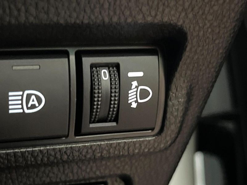 2025 Toyota Corolla Cross 6AA-ZVG13 (UW-6a8a66b338e50)[23]