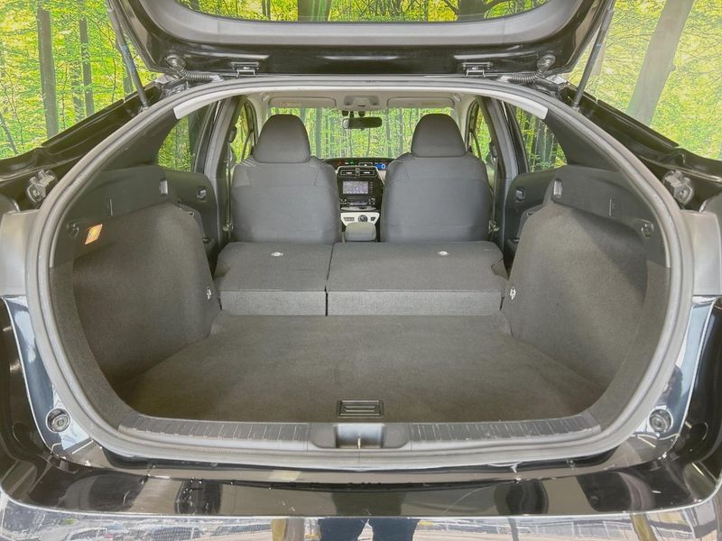 2016 Toyota Prius DAA-ZVW50 (UW-6a8a66bcf2b4f)[9]