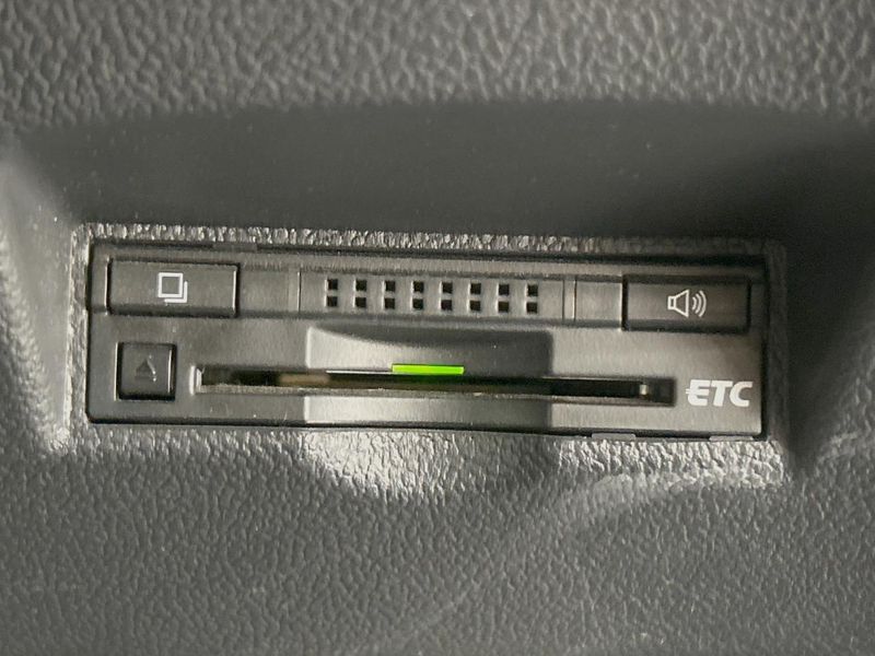2016 Toyota Prius DAA-ZVW50 (UW-6a8a66bcf2b4f)[20]
