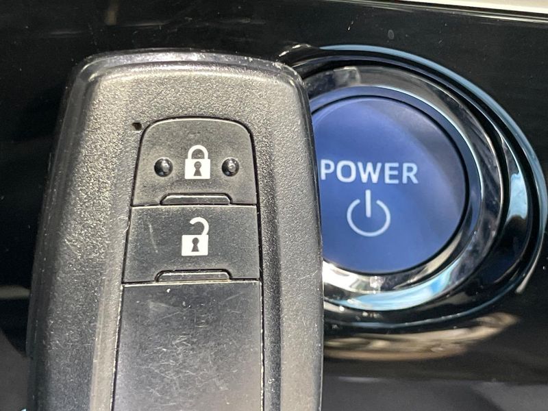 2016 Toyota Prius DAA-ZVW51 (UW-6a8a66c17d30b)[5]