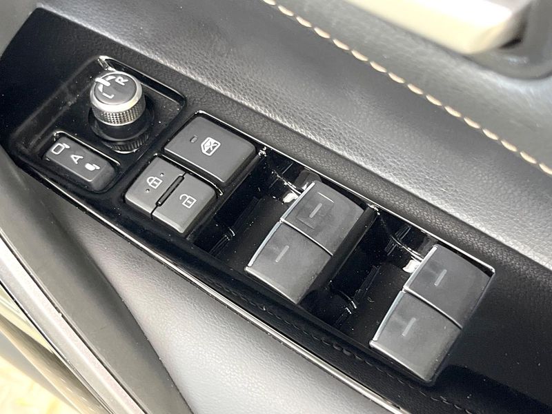 2025 Toyota Corolla Touring 6AA-ZWE219W (UW-6a8a66d010d7d)[12]