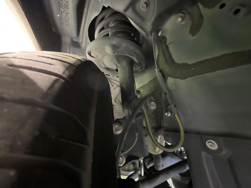 2019 Toyota Esquire DAA-ZWR80G (UW-6a8a66d466b81)[8]