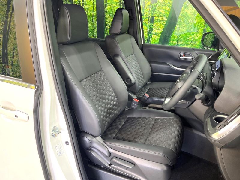 2025 Toyota Voxy 6AA-ZWR90W (UW-6a8a66e45535a)[28]