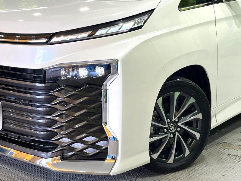2025 Toyota Voxy 6AA-ZWR90W (UW-6a8a66e45535a)[16]