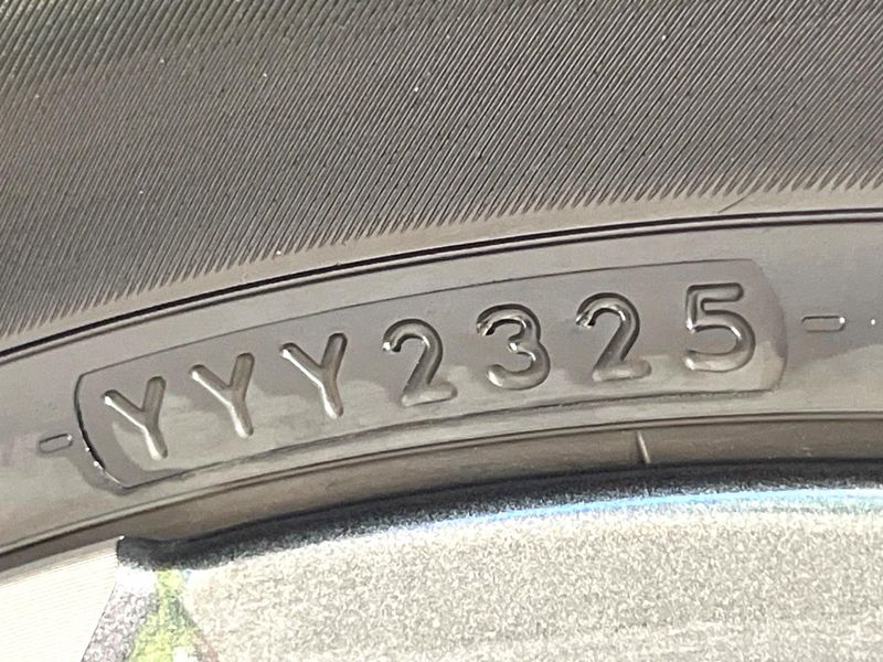 2025 Toyota Voxy 6AA-ZWR90W (UW-6a8a66e45535a)[20]