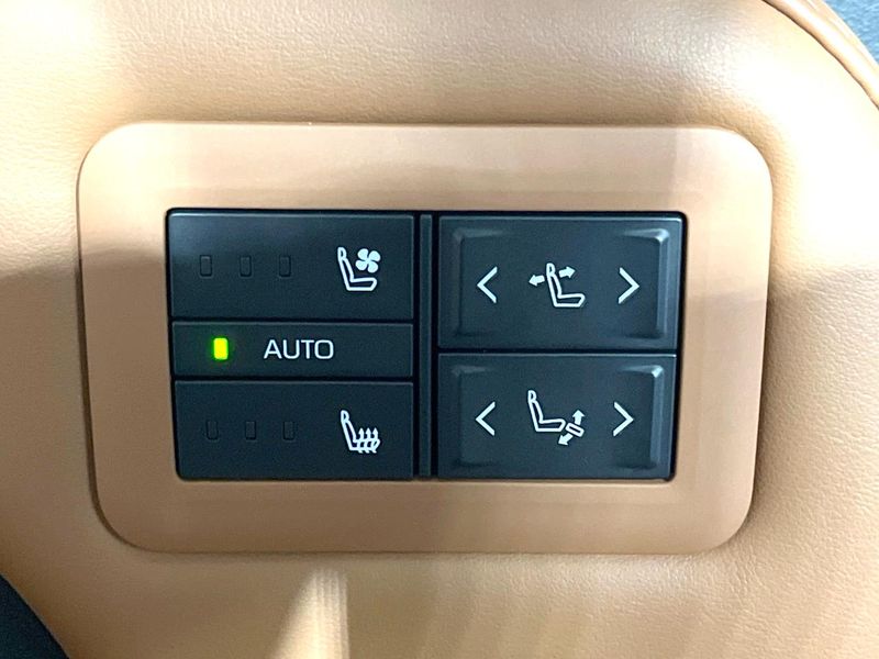 2023 Toyota Vellfire Hybrid 6AA-AAHH45W (UW-6a8bb4718c865)[25]