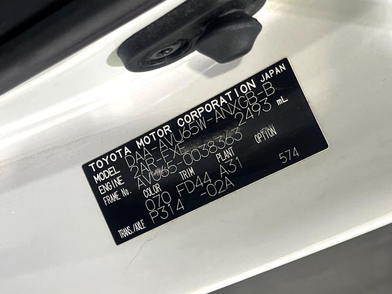 2016 Toyota Harrier Hybrid DAA-AVU65W (UW-6a8bb4a4bc578)[1]