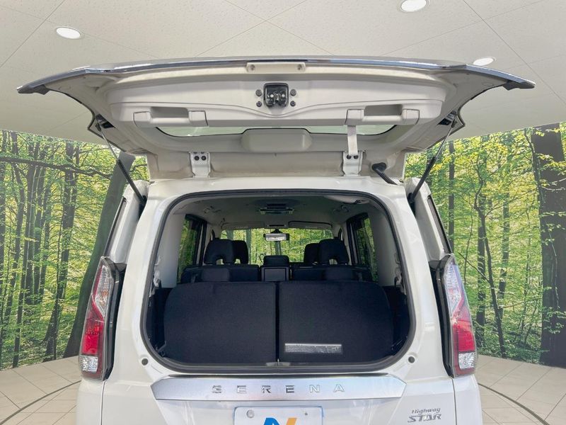2017 Nissan Serena DAA-GFC27 (UW-6a8bb54b30a7a)[28]