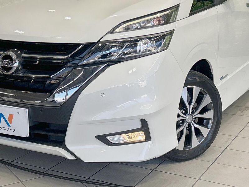 2017 Nissan Serena DAA-GFC27 (UW-6a8bb54b30a7a)[8]