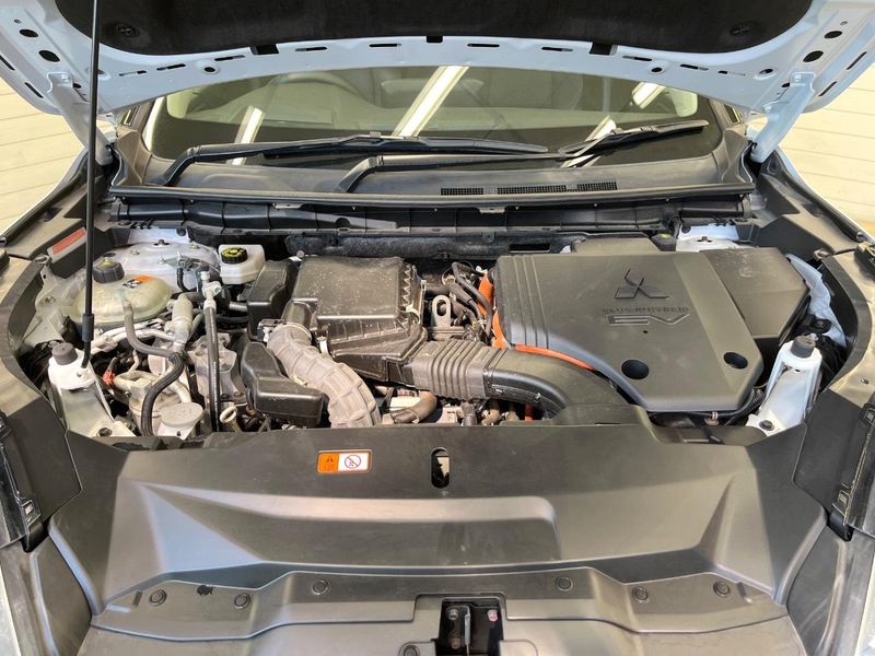2022 Mitsubishi OUTLANDER PHEV 5LA-GN0W (UW-6a8bb55857d8f)[6]