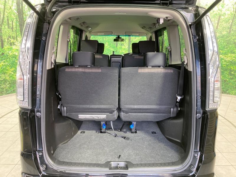 2015 Nissan Serena DAA-HFC26 (UW-6a8bb594e32d9)[13]