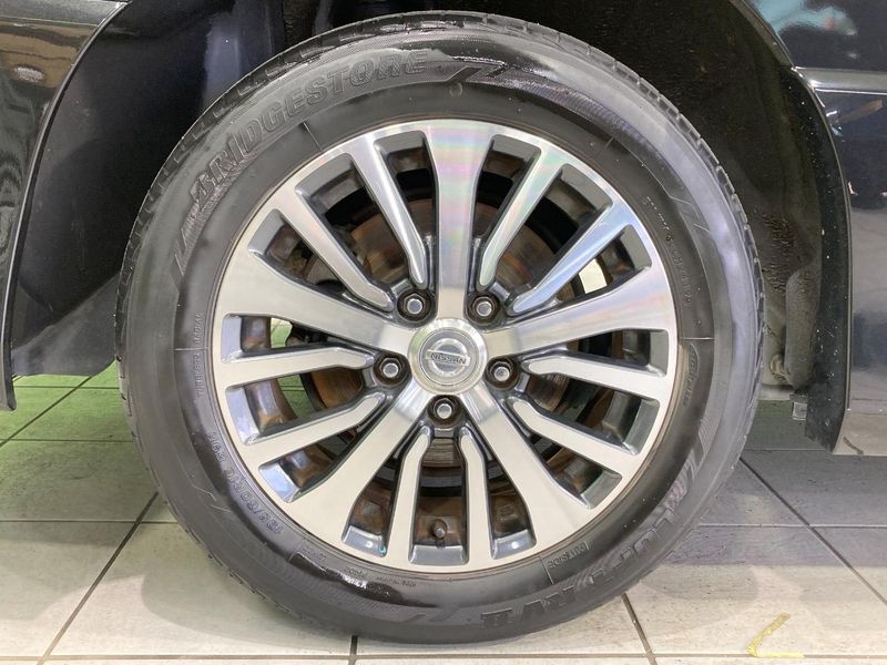 2015 Nissan Serena DAA-HFC26 (UW-6a8bb594e32d9)[22]