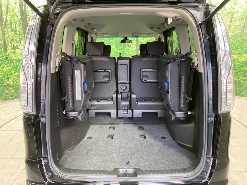 2015 Nissan Serena DAA-HFC26 (UW-6a8bb594e32d9)[12]
