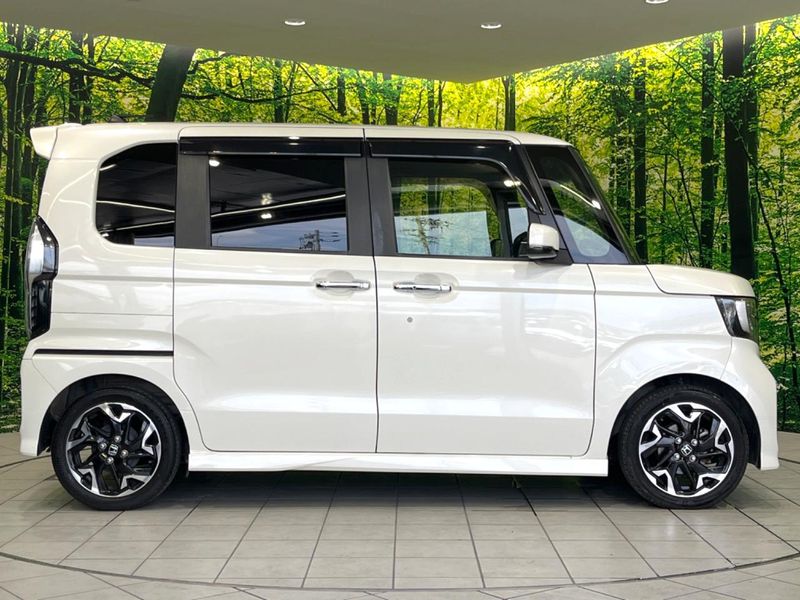 2018 Honda N-BOX CUSTOM DBA-JF3 (UW-6a8bb5ca935a4)[18]