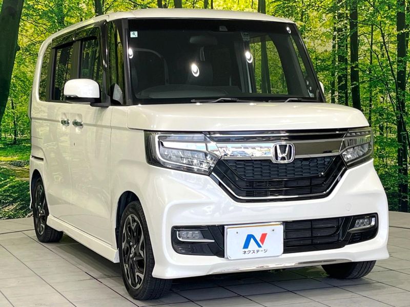 2018 Honda N-BOX CUSTOM DBA-JF3 (UW-6a8bb5ca935a4)[17]