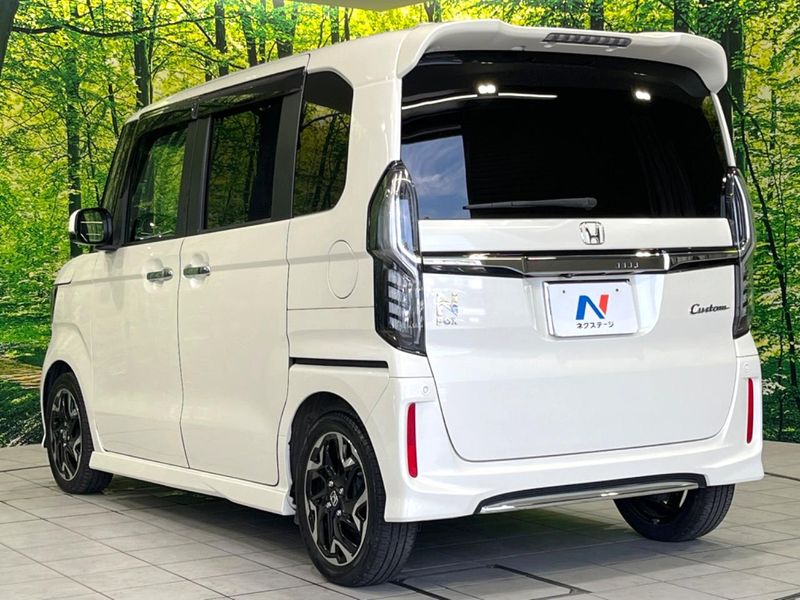 2018 Honda N-BOX CUSTOM DBA-JF3 (UW-6a8bb5ca935a4)[25]