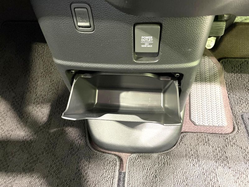 2019 Honda N-BOX CUSTOM DBA-JF3 (UW-6a8bb5cba3a65)[25]