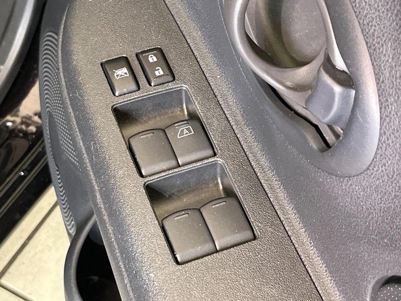 2017 Nissan March DBA-K13 (UW-6a8bb6012adfe)[25]