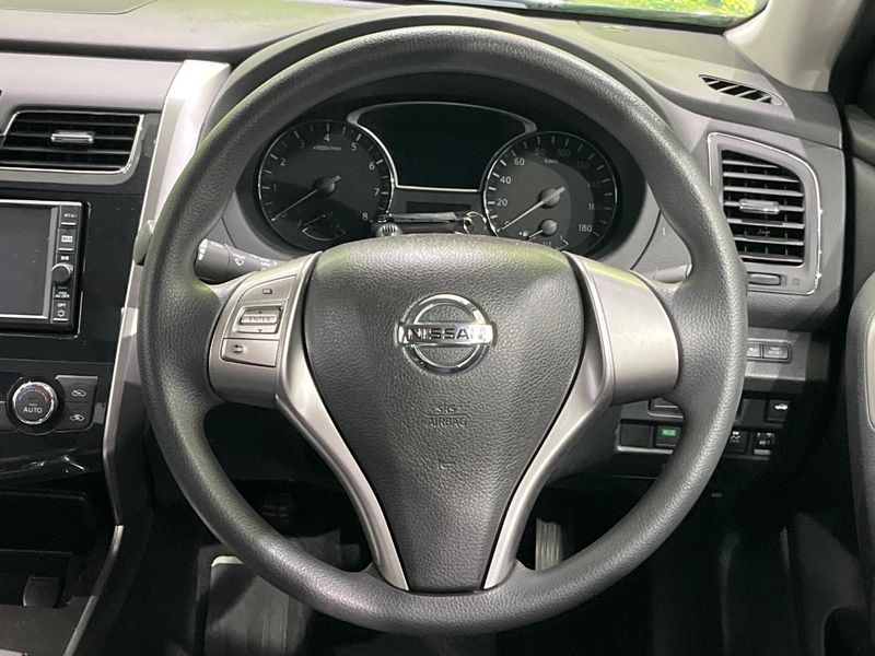 2017 Nissan Teana DBA-L33 (UW-6a8bb62317a2b)[13]