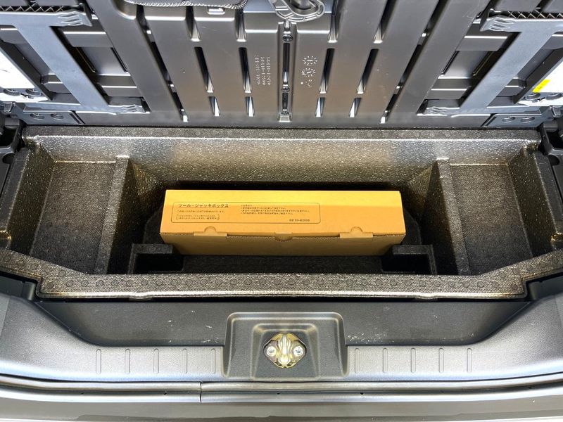 2022 Daihatsu Tanto 5BA-LA650S (UW-6a8bb64ed2d1b)[23]