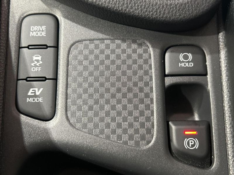 2022 Toyota Yaris Cross 6AA-MXPJ10 (UW-6a8bb704ef234)[28]