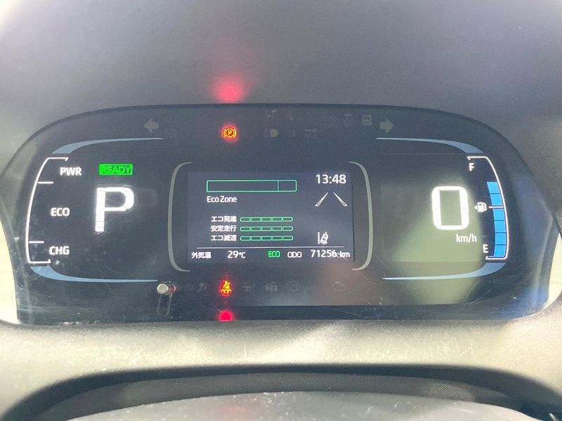 2022 Toyota Aqua 6AA-MXPK11 (UW-6a8bb70d861ee)[22]