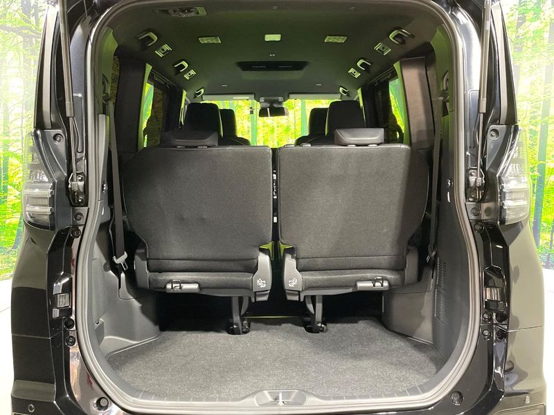 2023 Toyota Voxy 6BA-MZRA90W (UW-6a8bb7383fb54)[16]