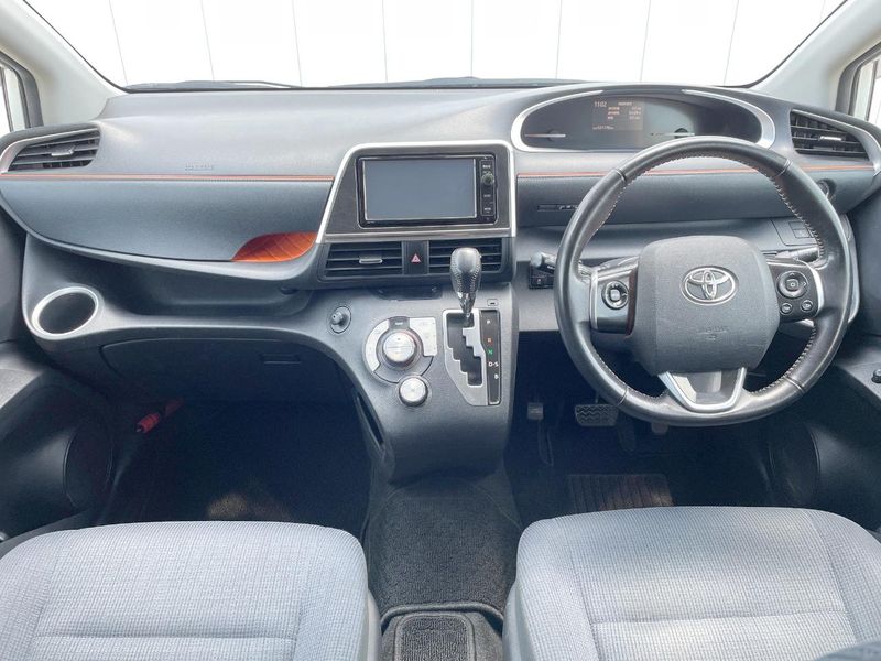 2015 Toyota Sienta DBA-NCP175G (UW-6a8bb741a3547)[19]