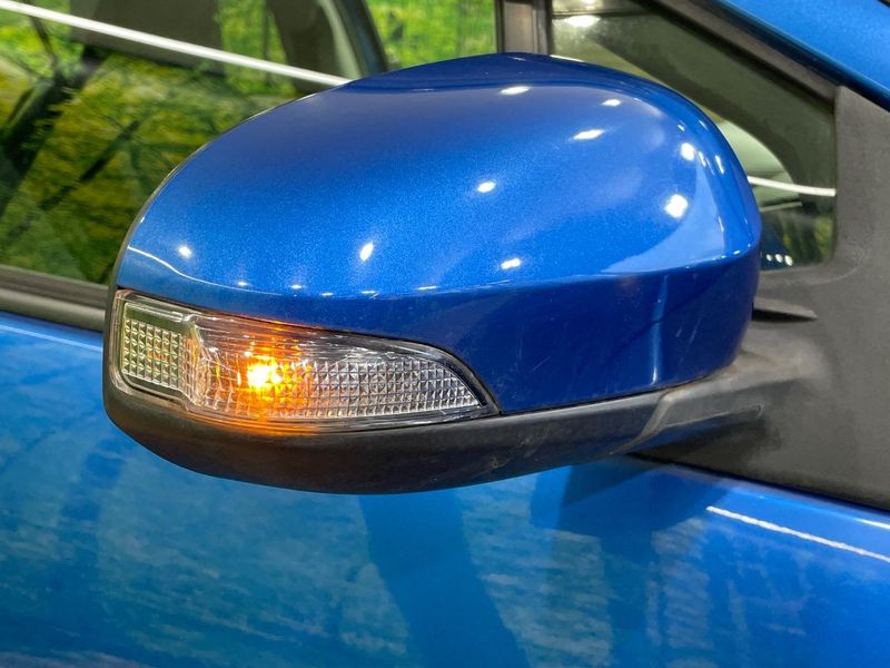 2012 Toyota Aqua DAA-NHP10 (UW-6a8bb74c52231)[27]