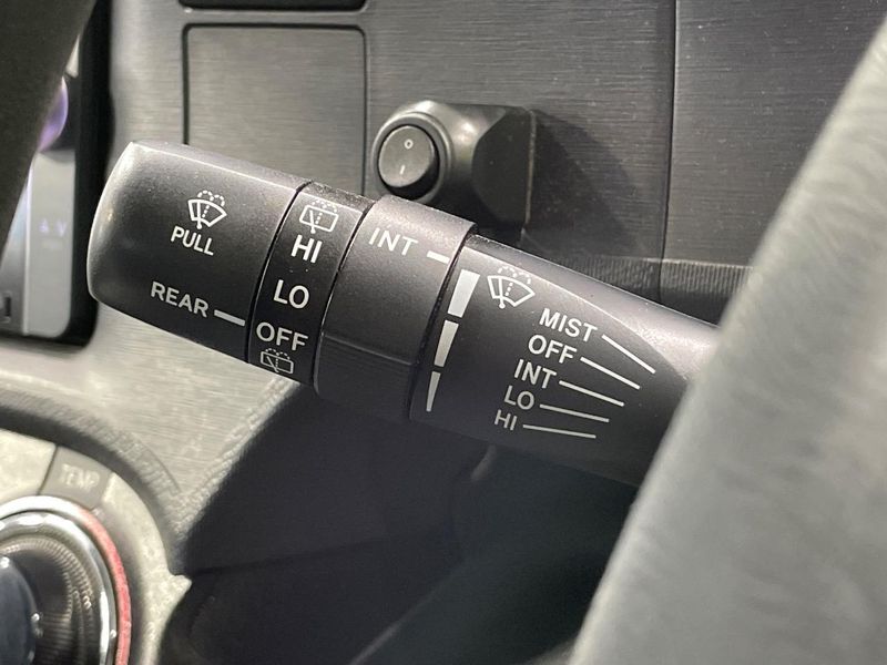 2012 Toyota Aqua DAA-NHP10 (UW-6a8bb74c52231)[7]