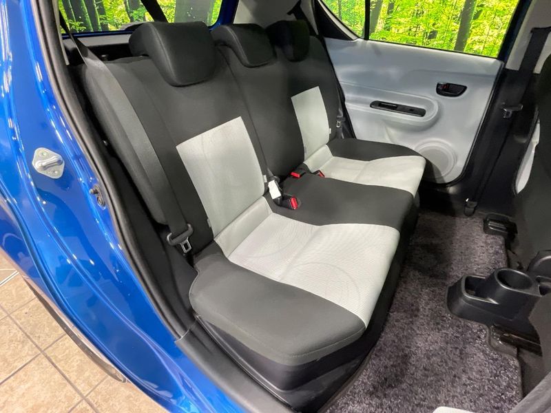 2012 Toyota Aqua DAA-NHP10 (UW-6a8bb74c52231)[24]