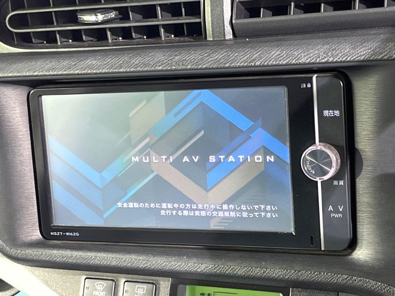 2013 Toyota Aqua DAA-NHP10 (UW-6a8bb74c78dc3)[7]
