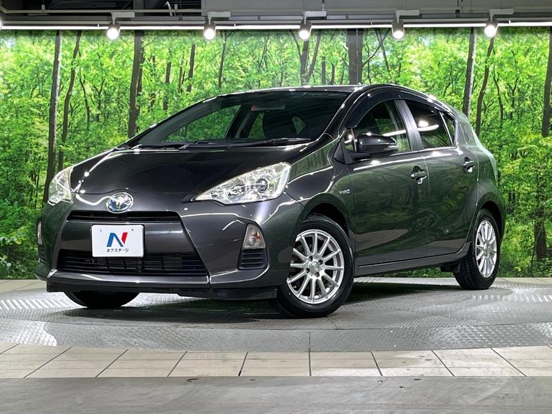 2013 Toyota Aqua DAA-NHP10 (UW-6a8bb74c78dc3)[0]