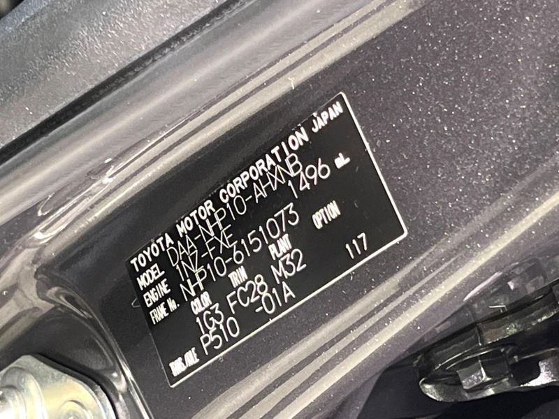 2013 Toyota Aqua DAA-NHP10 (UW-6a8bb74c78dc3)[1]
