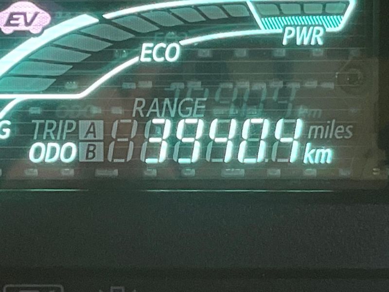 2013 Toyota Aqua DAA-NHP10 (UW-6a8bb74c80598)[2]