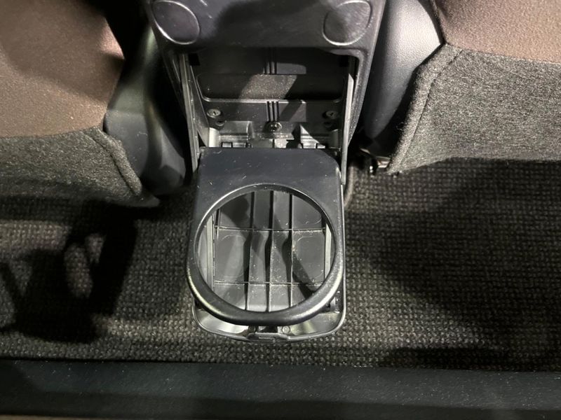 2013 Toyota Aqua DAA-NHP10 (UW-6a8bb74e5fd54)[18]