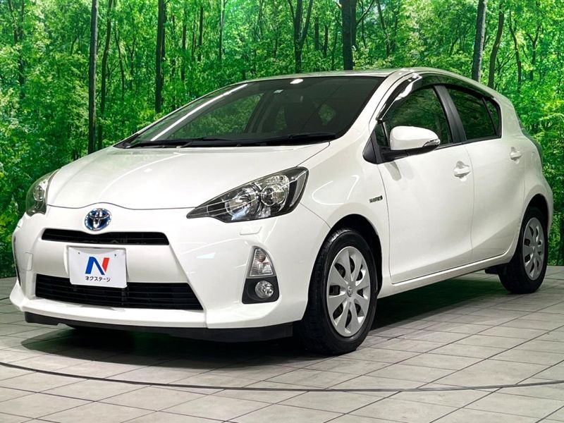 2013 Toyota Aqua DAA-NHP10 (UW-6a8bb74e5fd54)[4]
