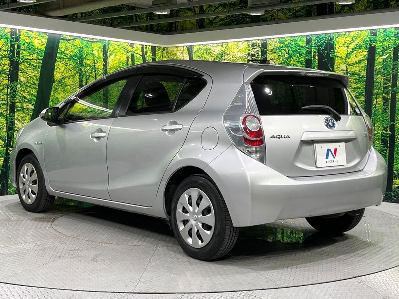 2014 Toyota Aqua DAA-NHP10 (UW-6a8bb74fdcb79)[28]