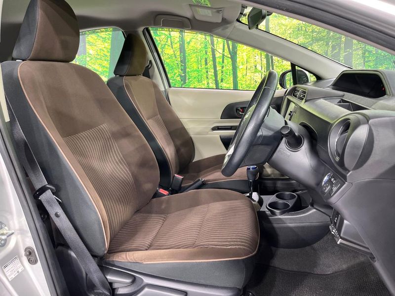 2014 Toyota Aqua DAA-NHP10 (UW-6a8bb74fdcb79)[21]
