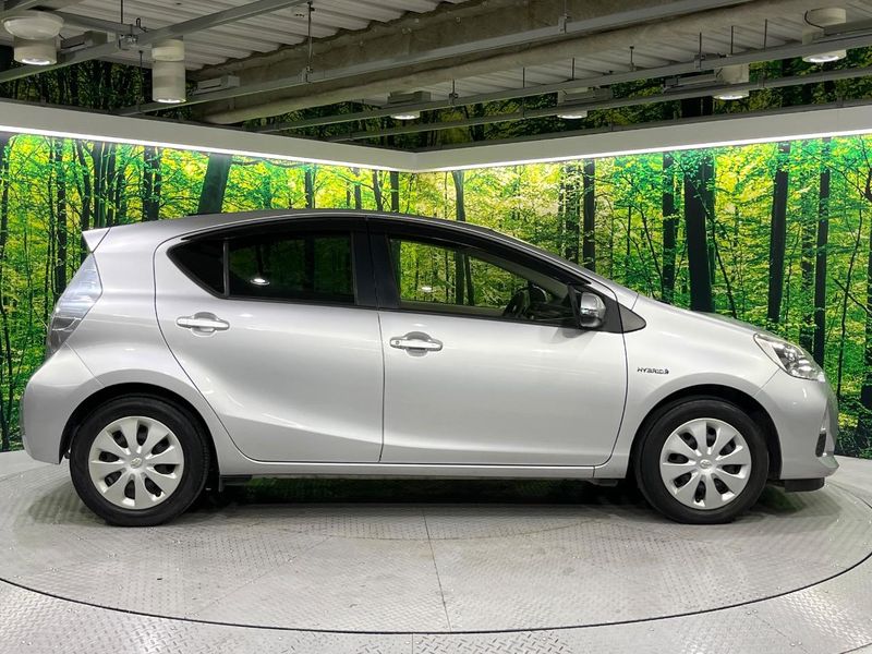 2014 Toyota Aqua DAA-NHP10 (UW-6a8bb74fdcb79)[23]