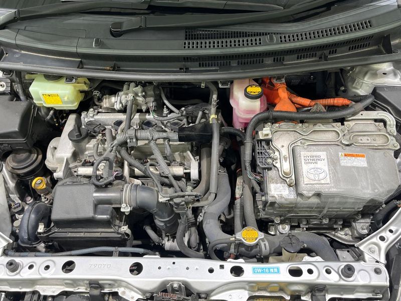 2014 Toyota Aqua DAA-NHP10 (UW-6a8bb74fdcb79)[4]