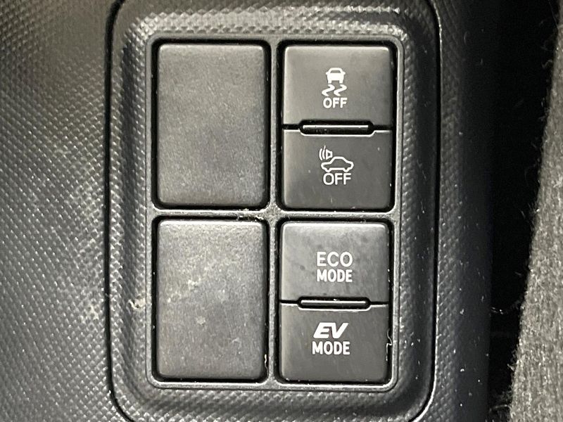 2017 Toyota Aqua DAA-NHP10 (UW-6a8bb7534c7f9)[19]
