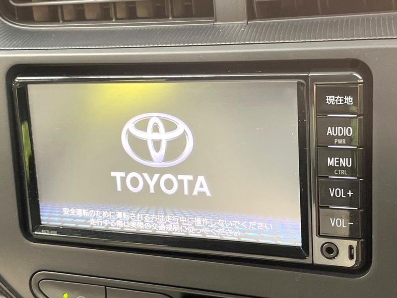 2017 Toyota Aqua DAA-NHP10 (UW-6a8bb7534c7f9)[15]