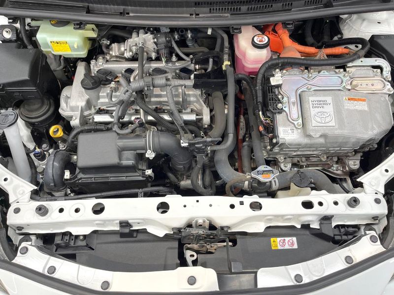 2017 Toyota Aqua DAA-NHP10 (UW-6a8bb7534c7f9)[4]