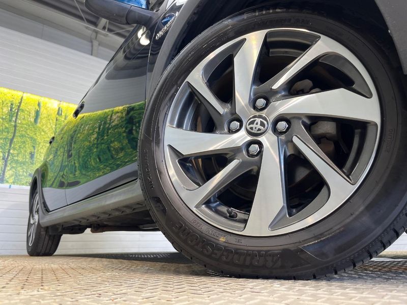 2017 Toyota Aqua DAA-NHP10H (UW-6a8bb75399239)[28]
