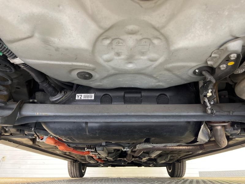 2017 Toyota Aqua DAA-NHP10H (UW-6a8bb75399239)[10]