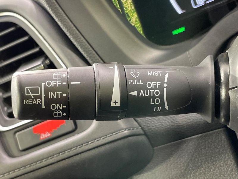 2016 Honda Vezel DAA-RU3 (UW-6a8bb77c6379b)[16]