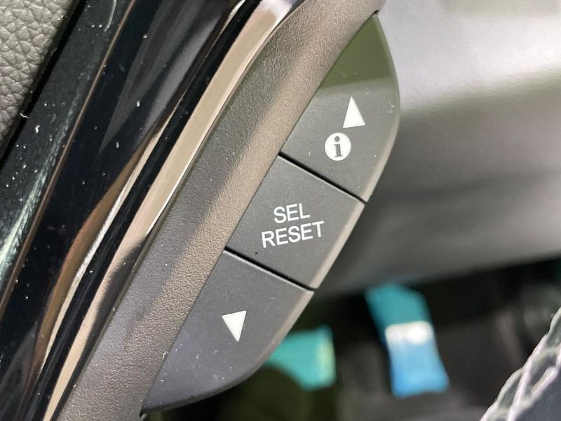 2016 Honda Vezel DAA-RU3 (UW-6a8bb77c6379b)[21]
